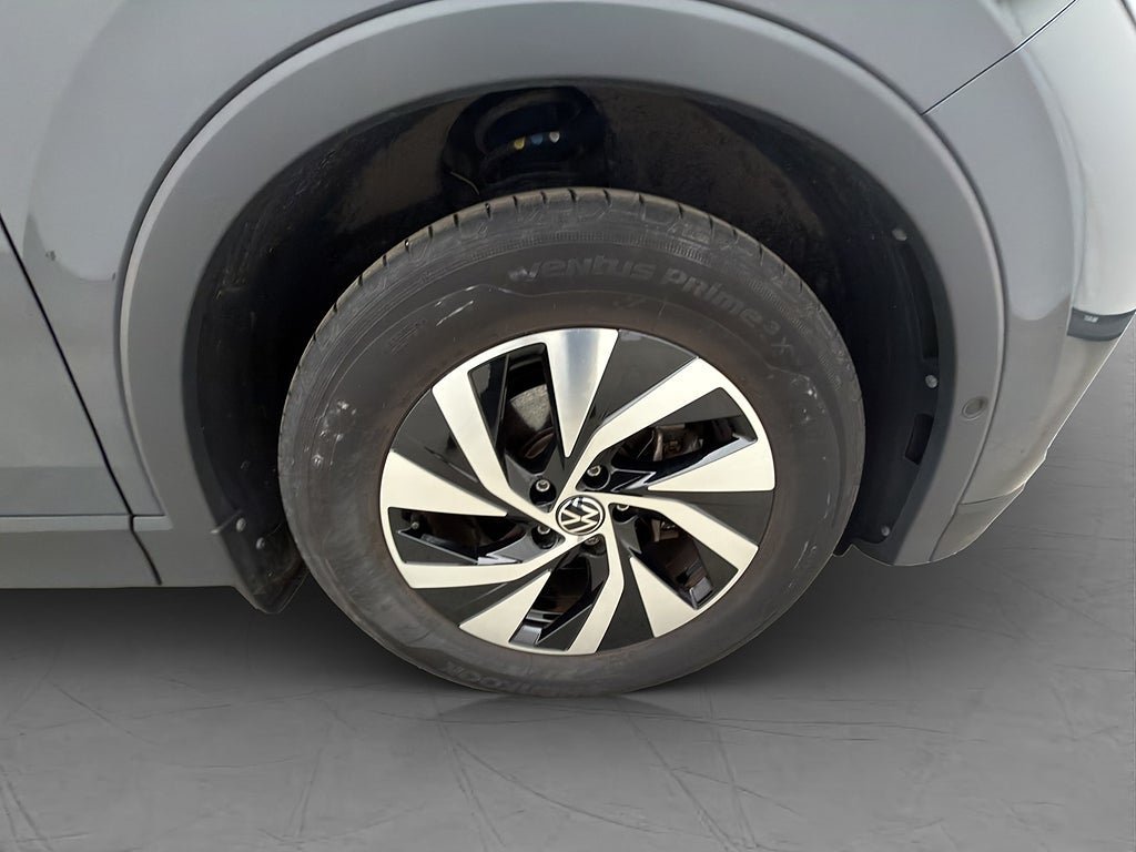 Vehicle Image 38