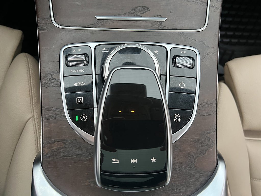 Vehicle Image 26