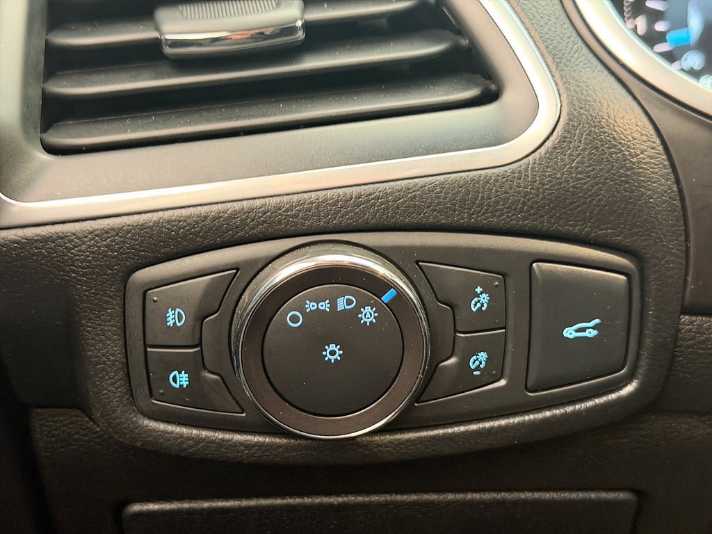 Vehicle Image 17