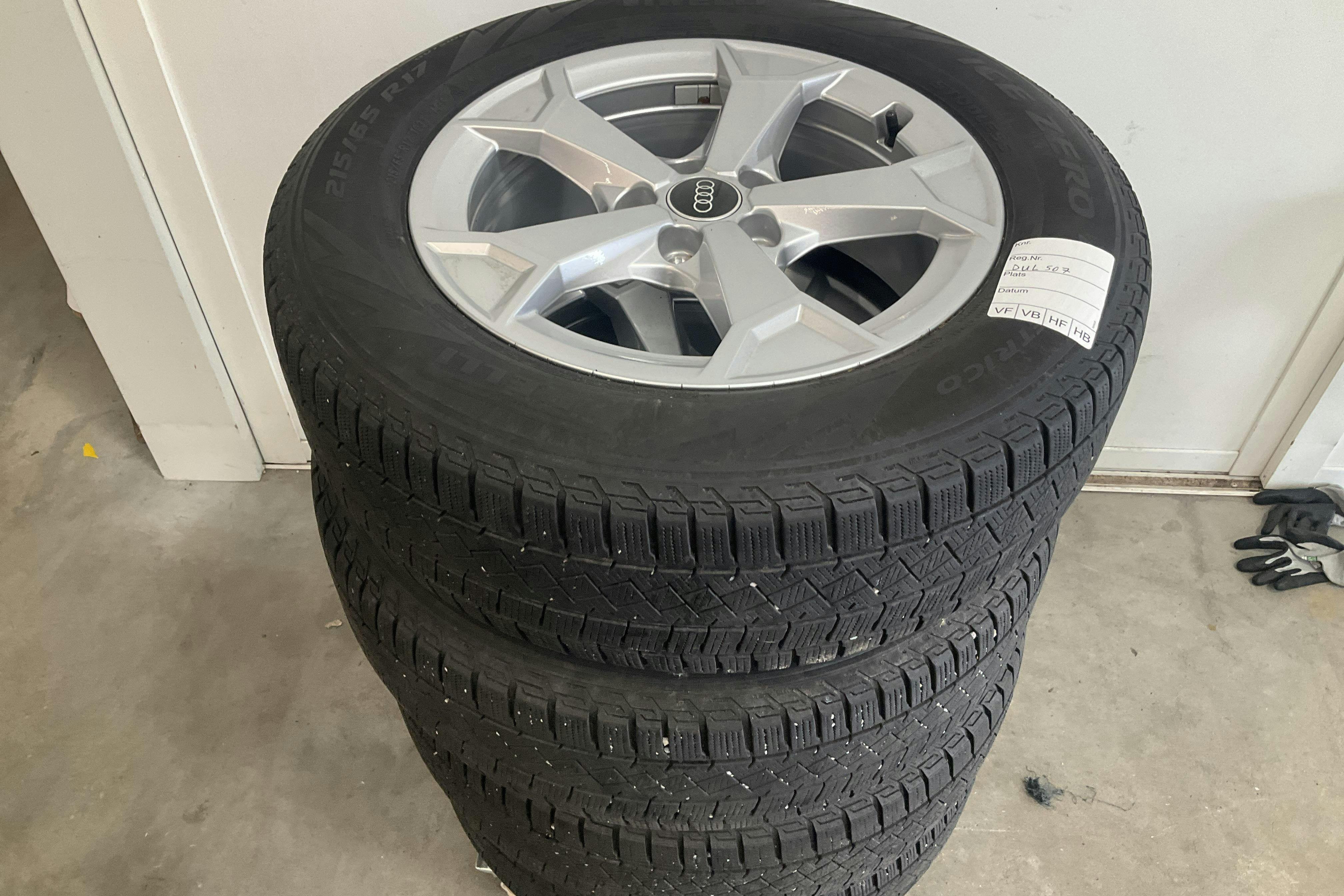 Vehicle Image 12
