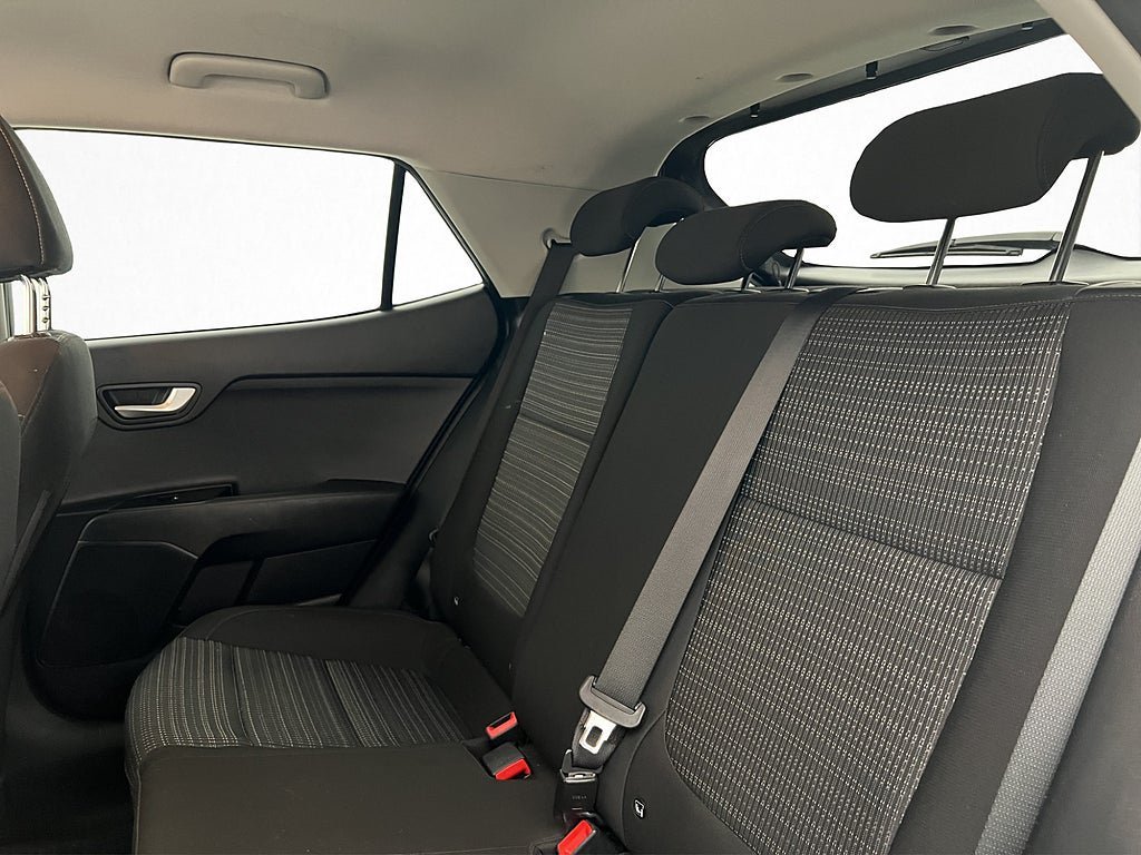 Vehicle Image 25