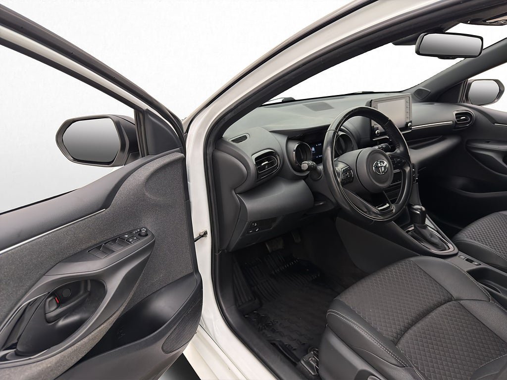 Vehicle Image 10
