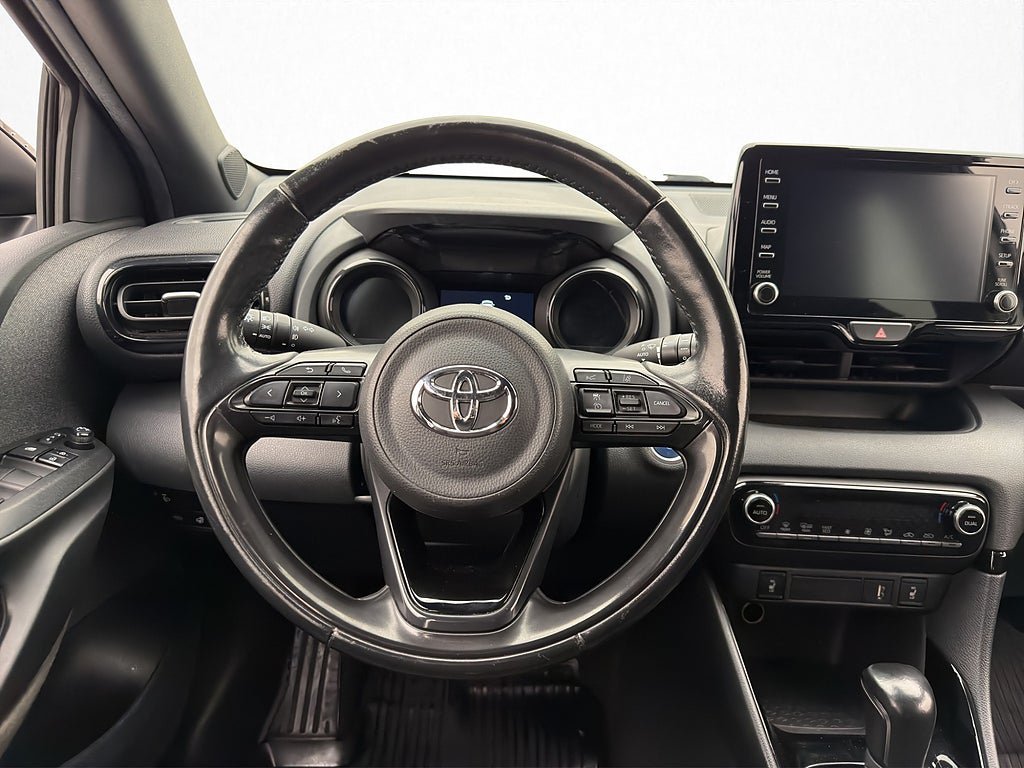 Vehicle Image 12