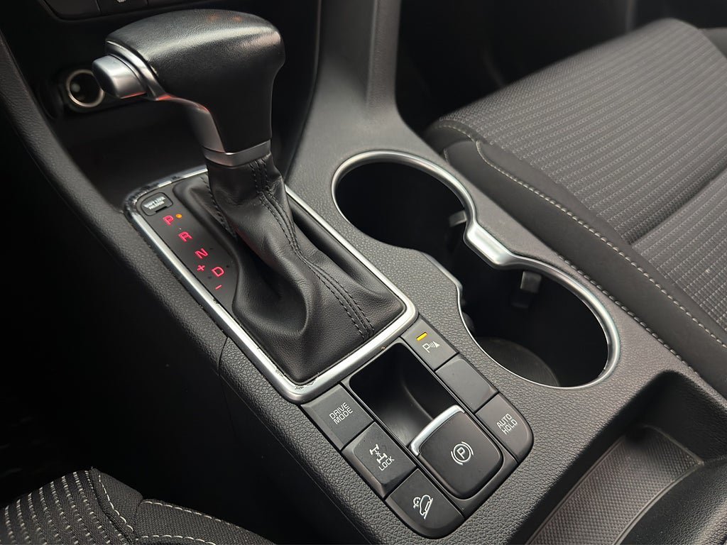 Vehicle Image 25