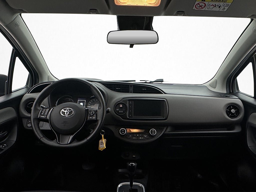 Vehicle Image 12