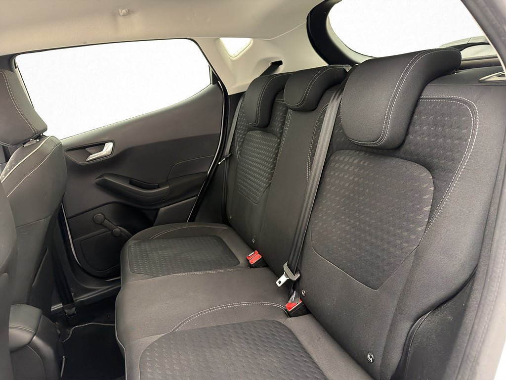 Vehicle Image 24
