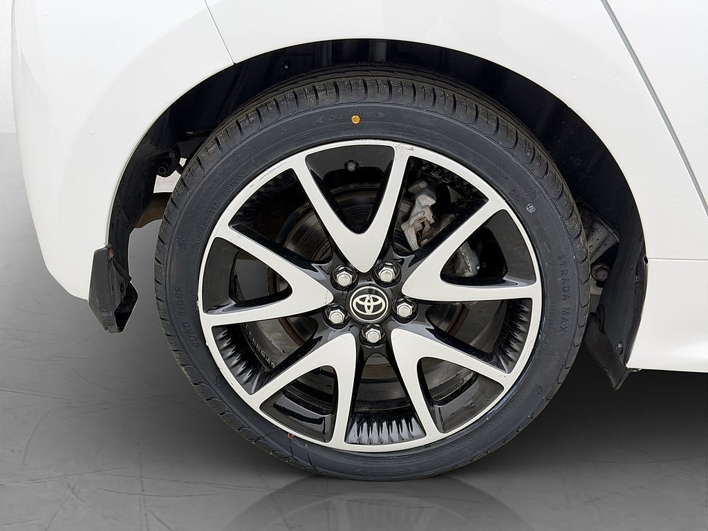 Vehicle Image 30