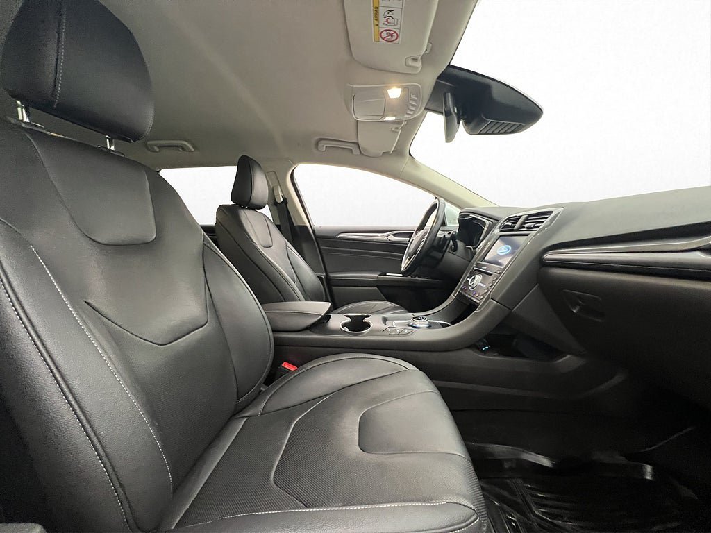Vehicle Image 13