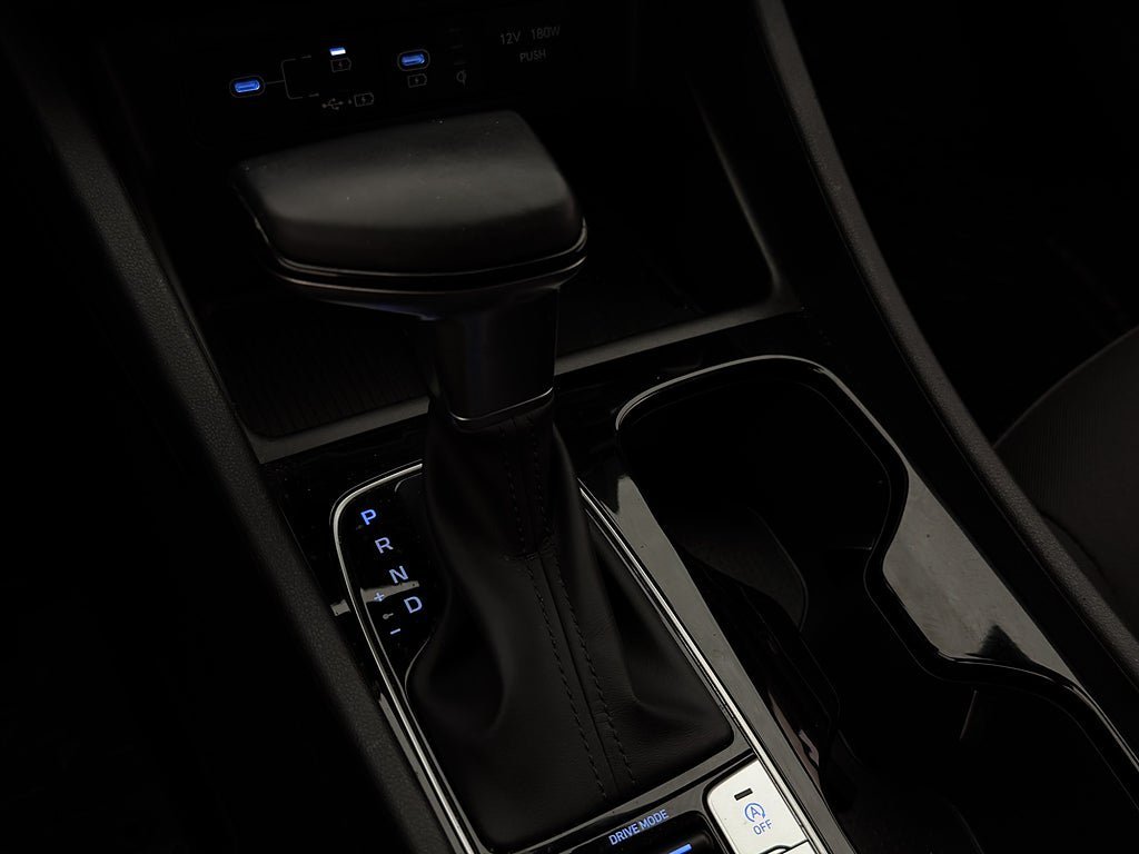 Vehicle Image 25