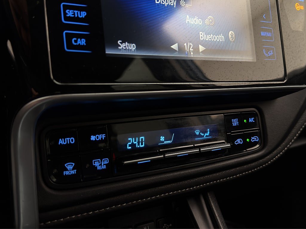 Vehicle Image 21