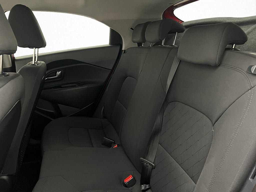 Vehicle Image 25