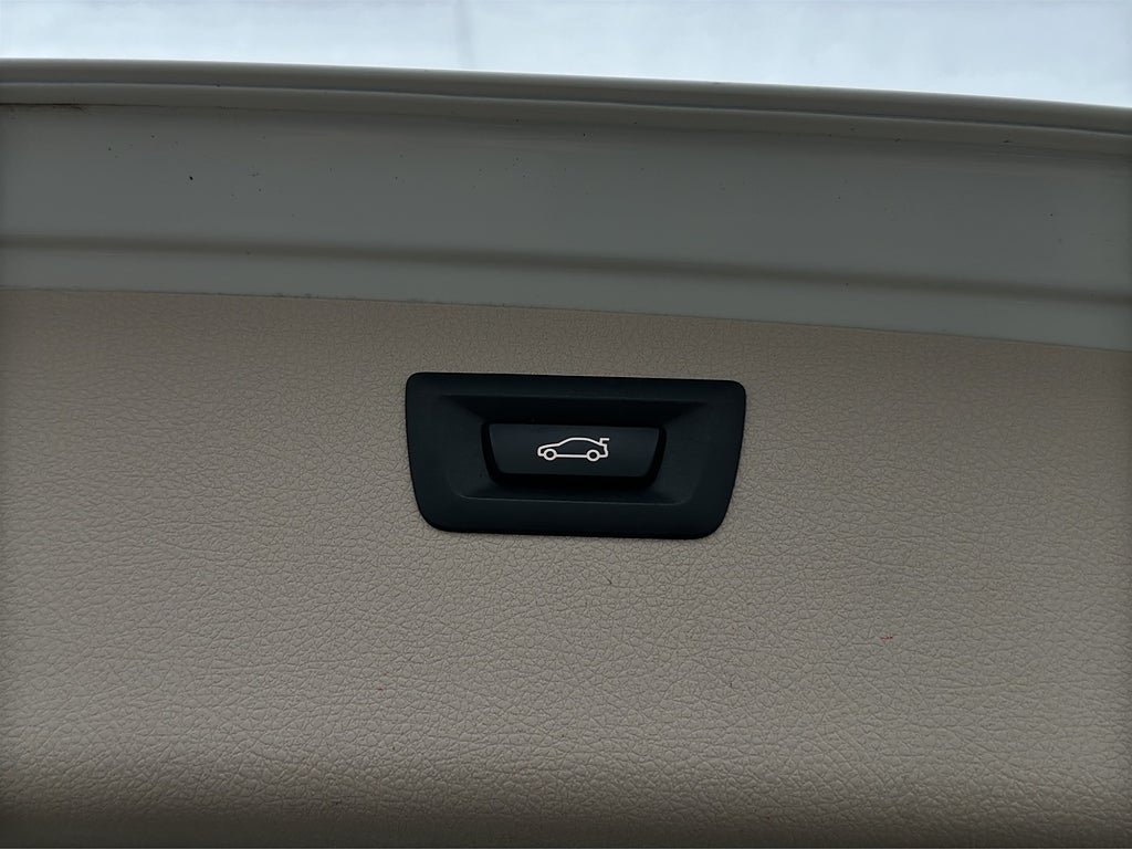 Vehicle Image 28