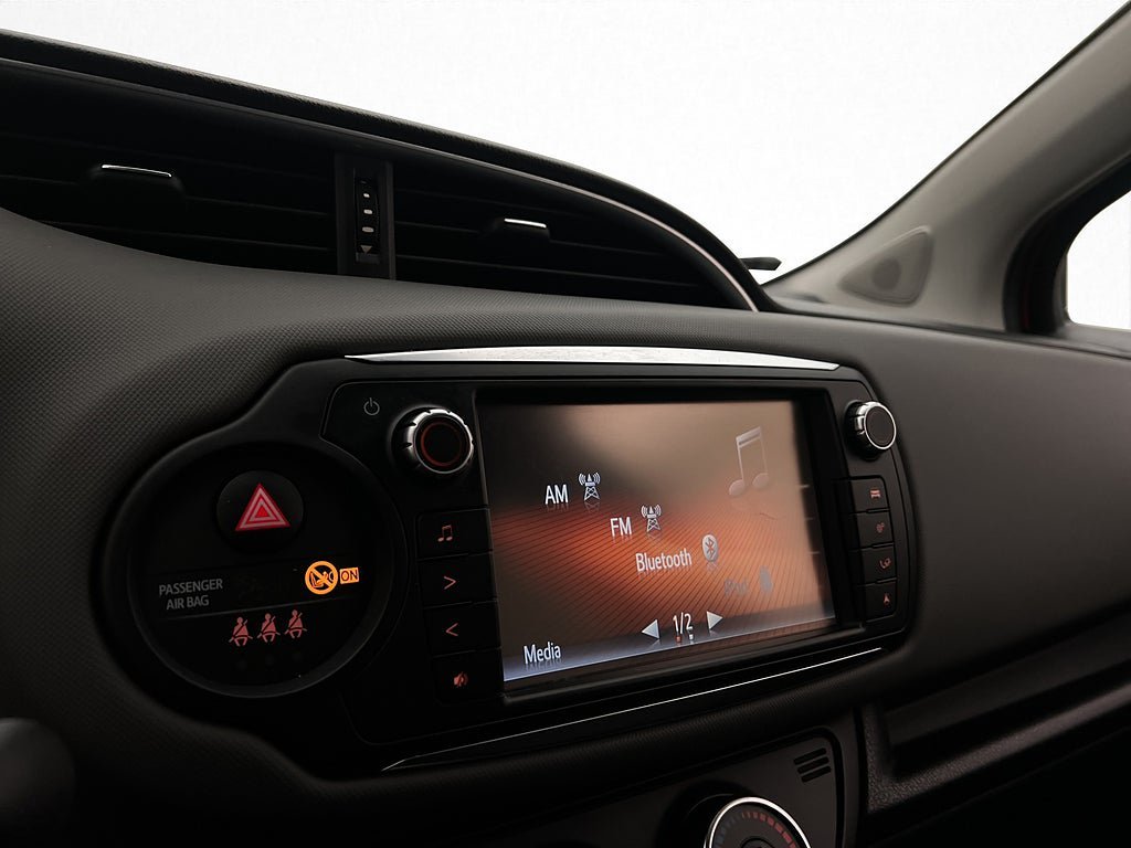 Vehicle Image 21