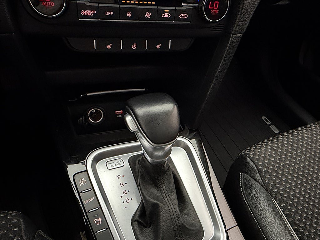 Vehicle Image 25