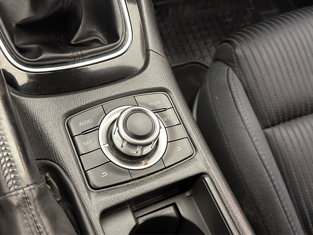 Vehicle Image 23