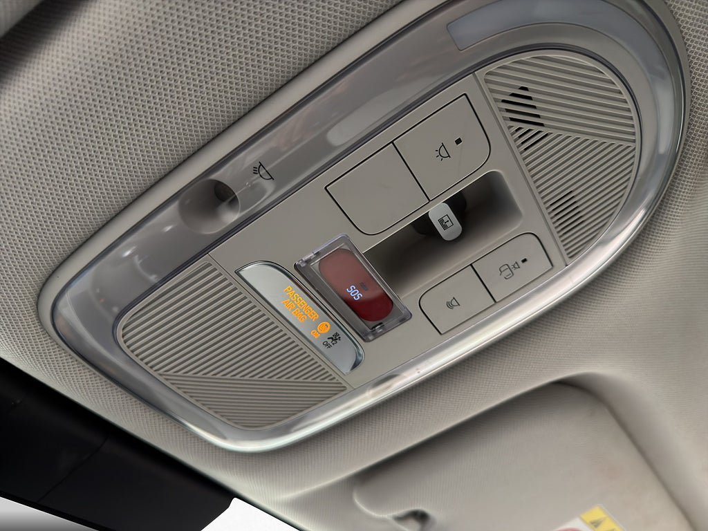 Vehicle Image 38