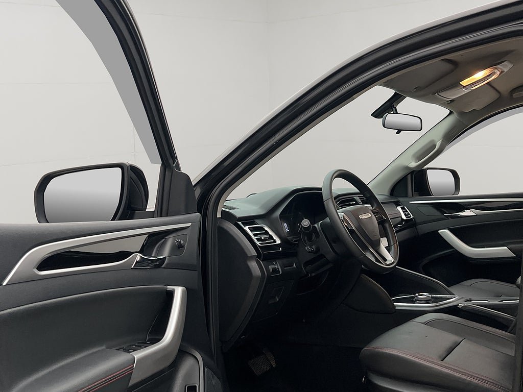 Vehicle Image 14