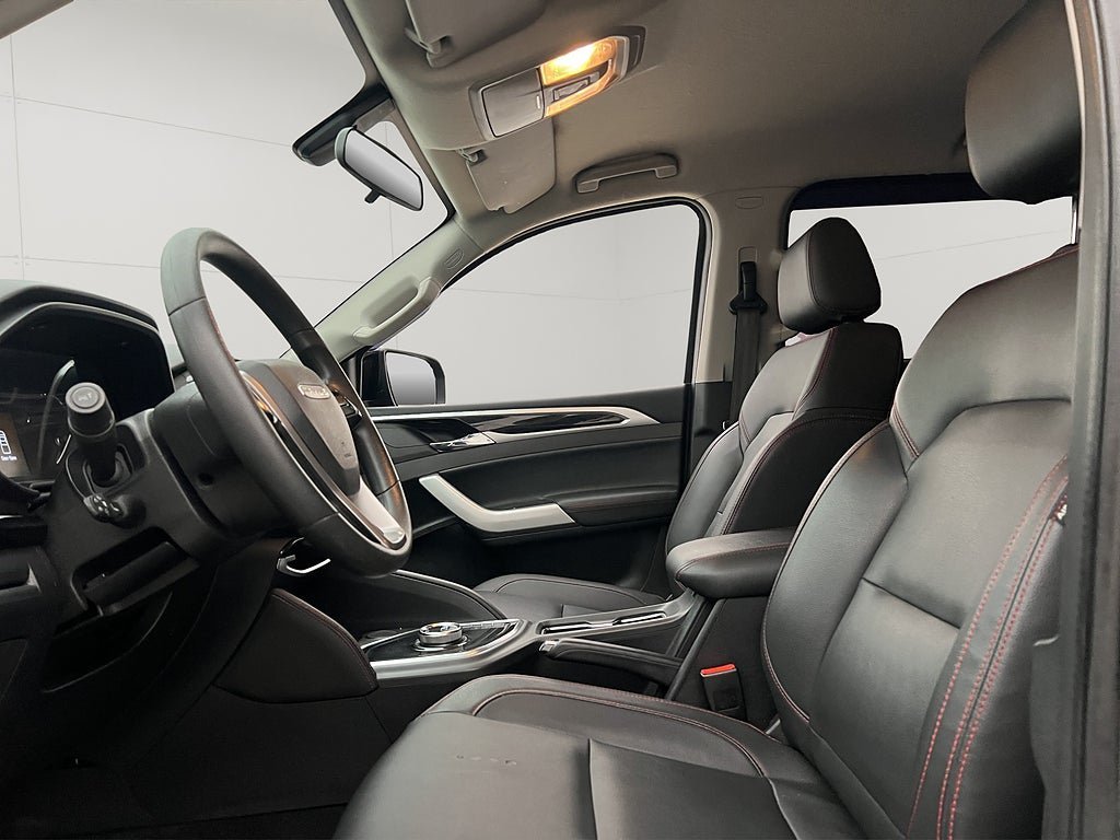 Vehicle Image 15