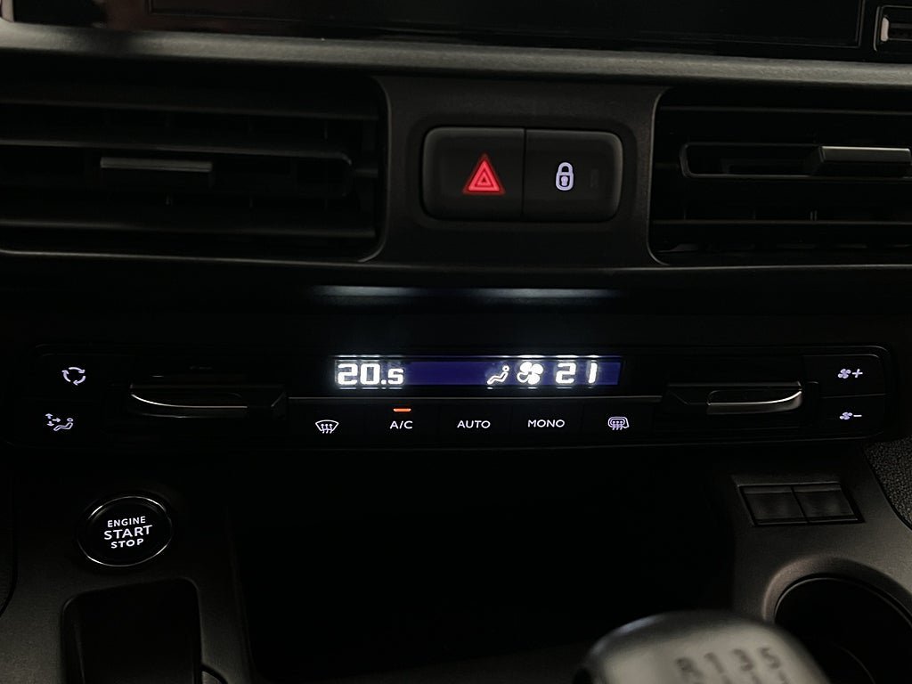 Vehicle Image 27