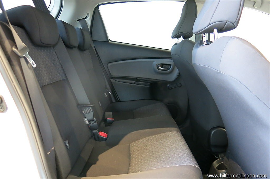 Vehicle Image 9