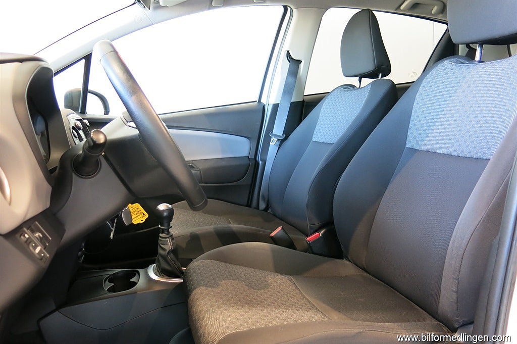 Vehicle Image 10