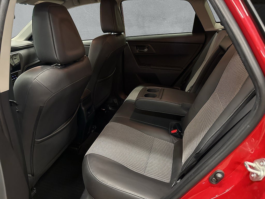 Vehicle Image 12