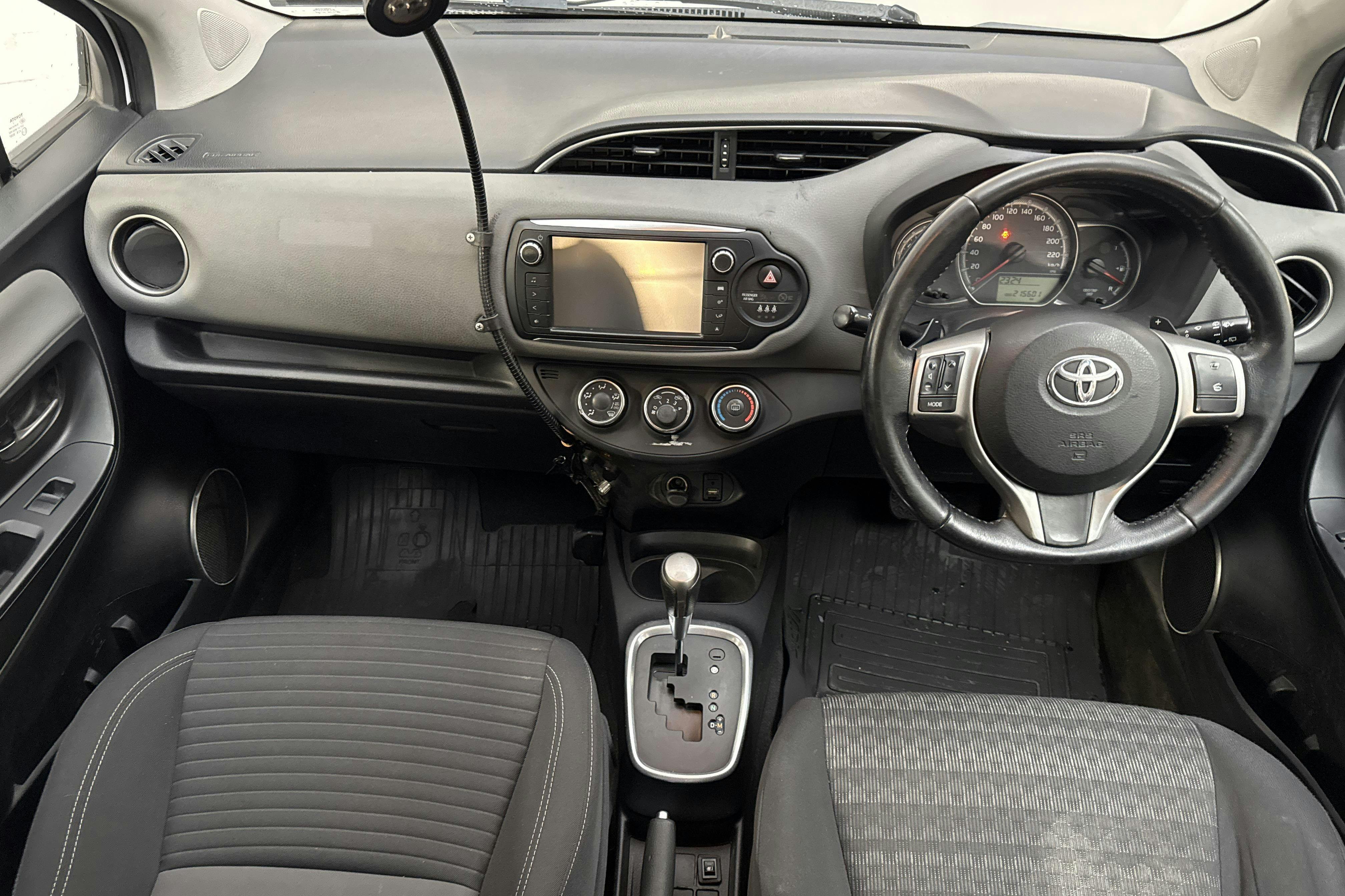 Vehicle Image 6