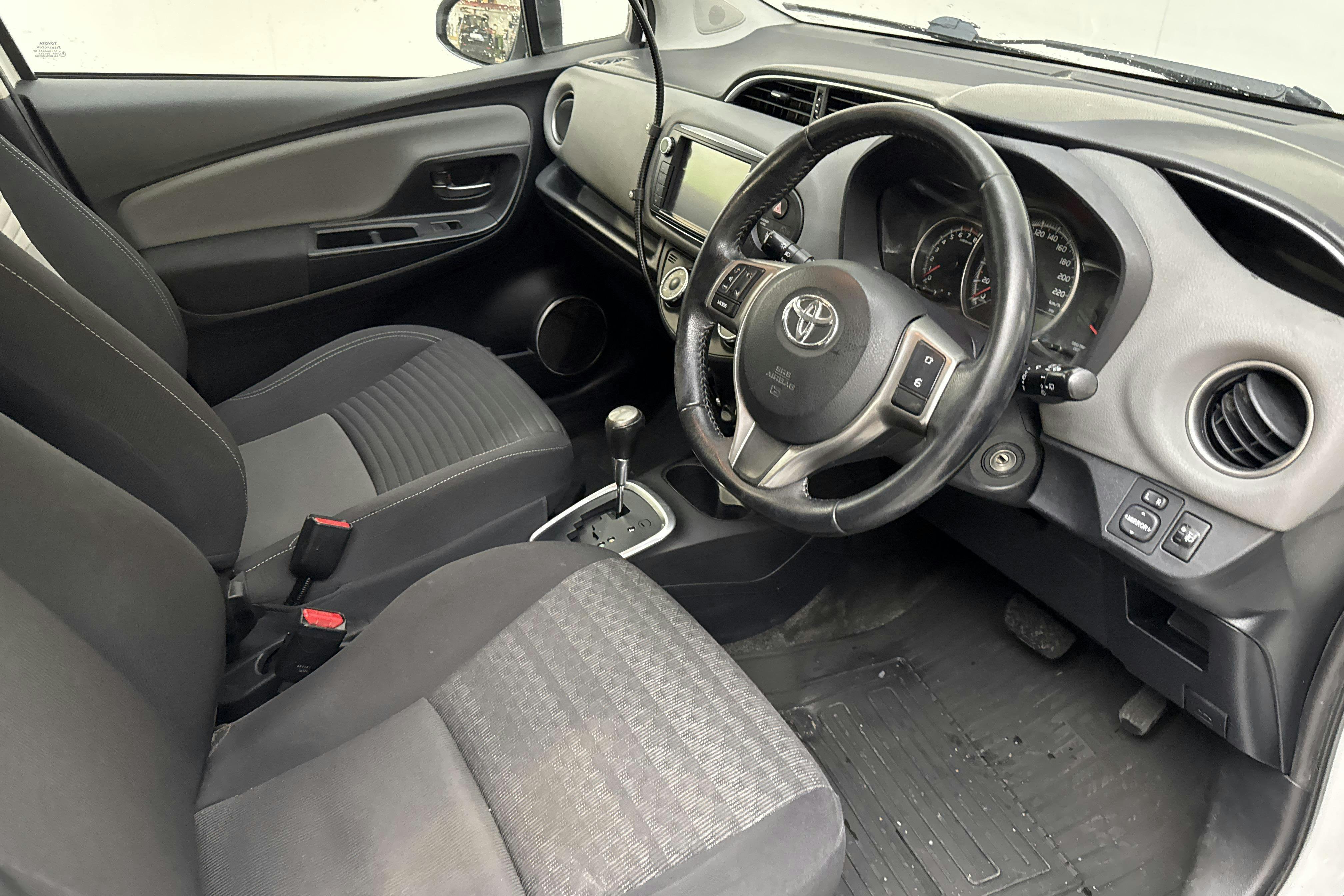 Vehicle Image 7