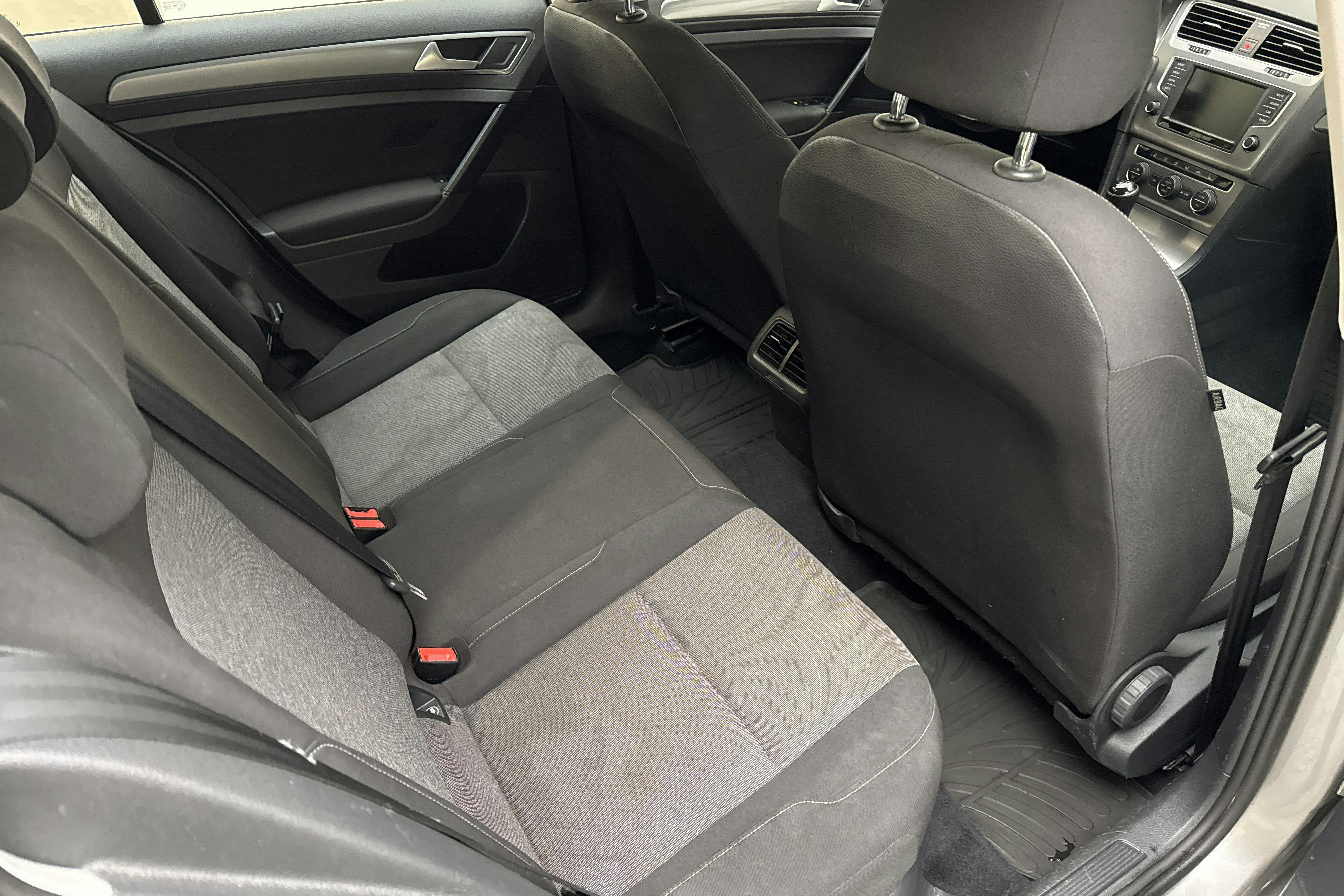 Vehicle Image 8