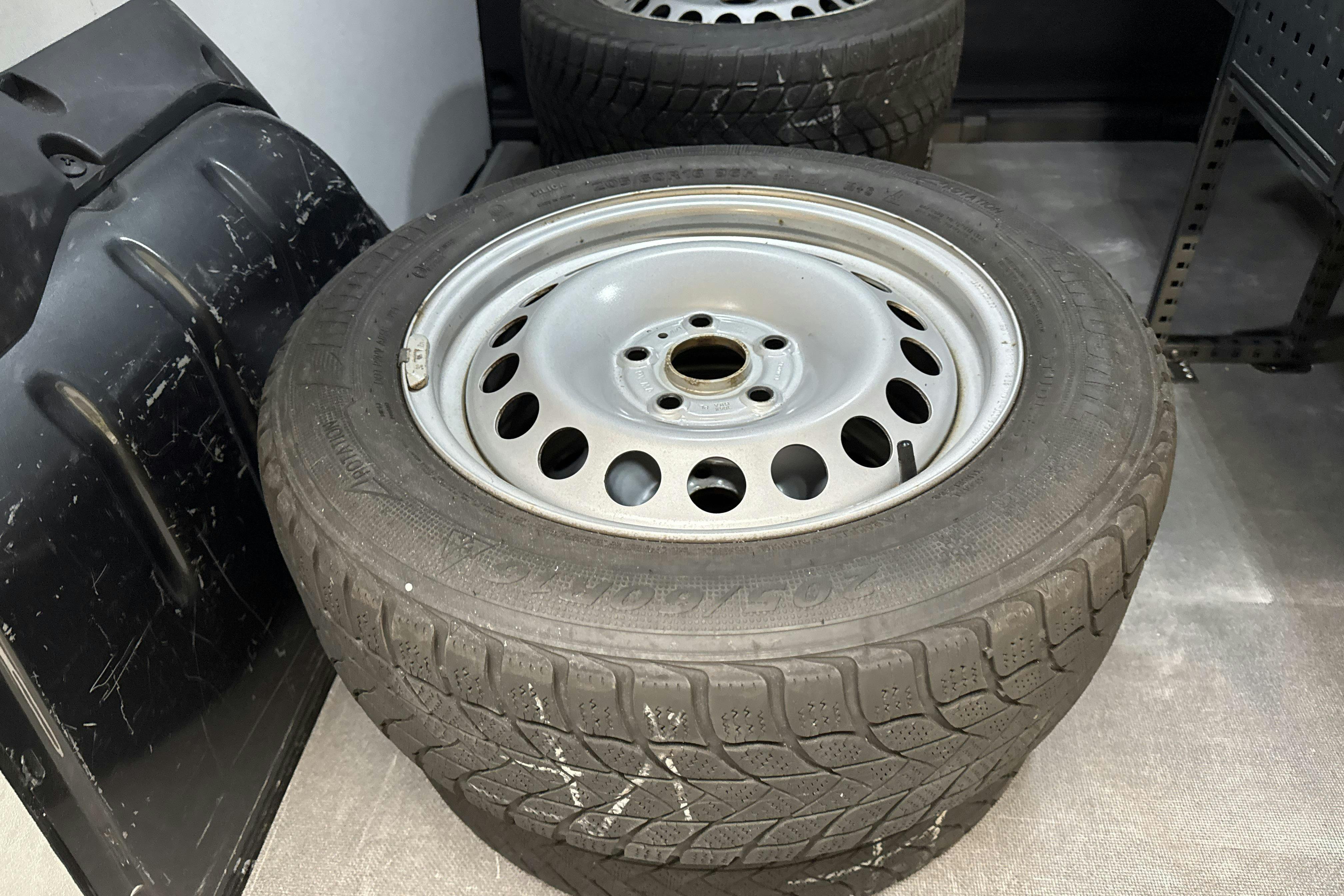 Vehicle Image 11