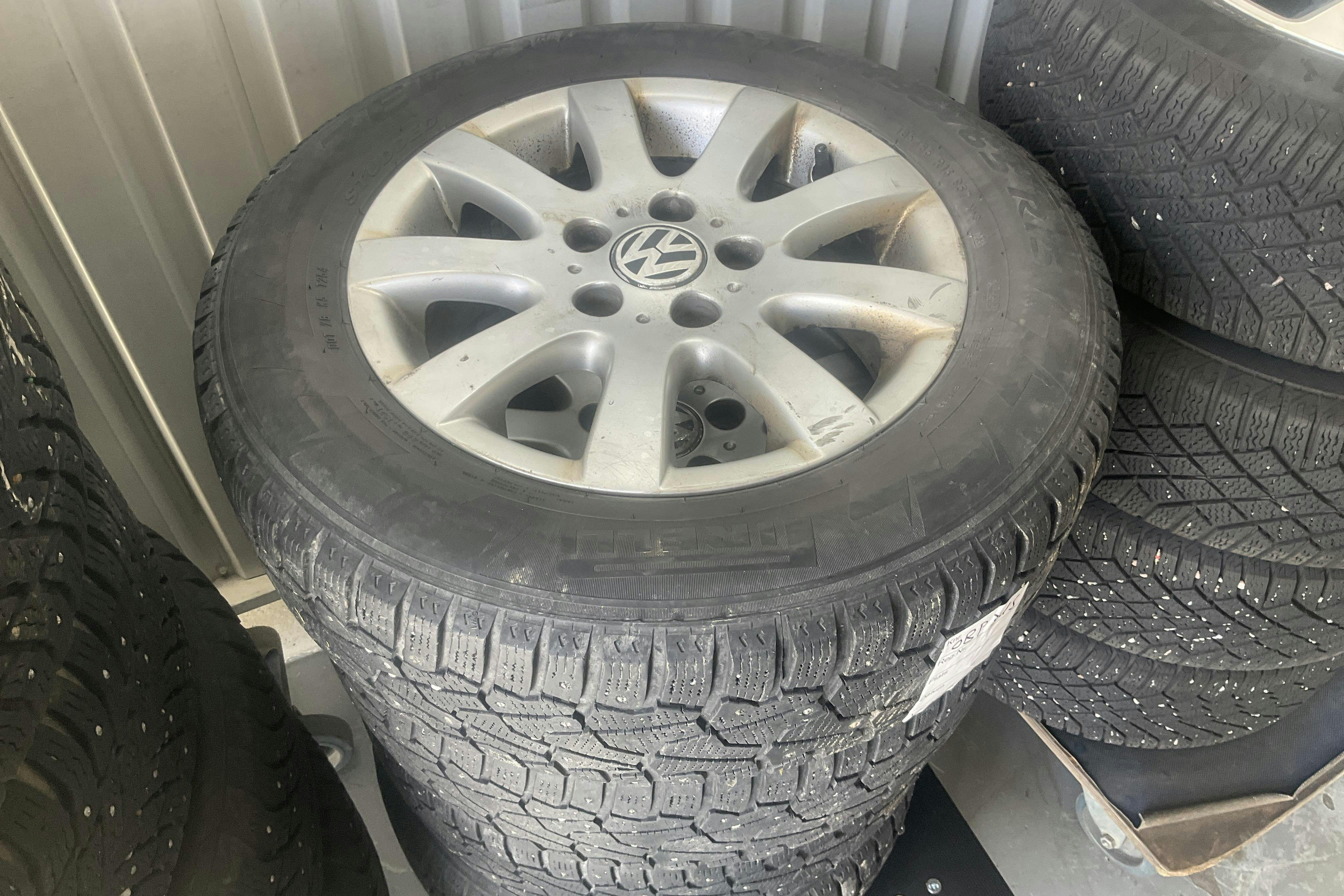Vehicle Image 12