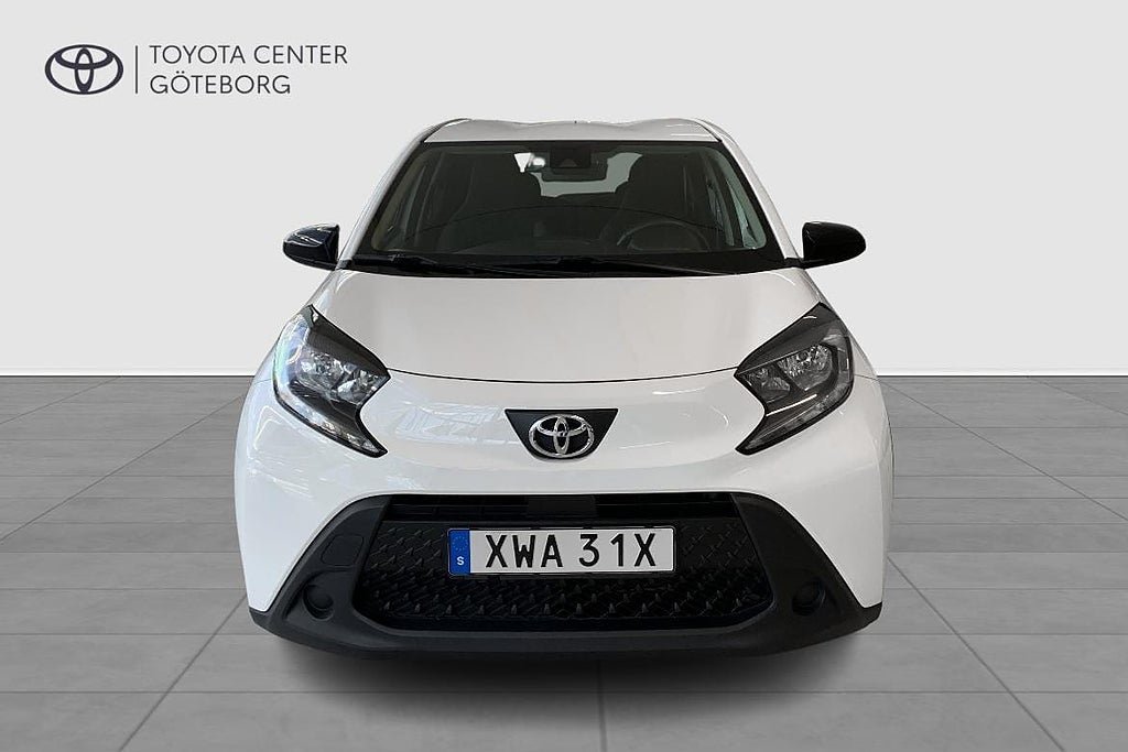 Vehicle Image 8