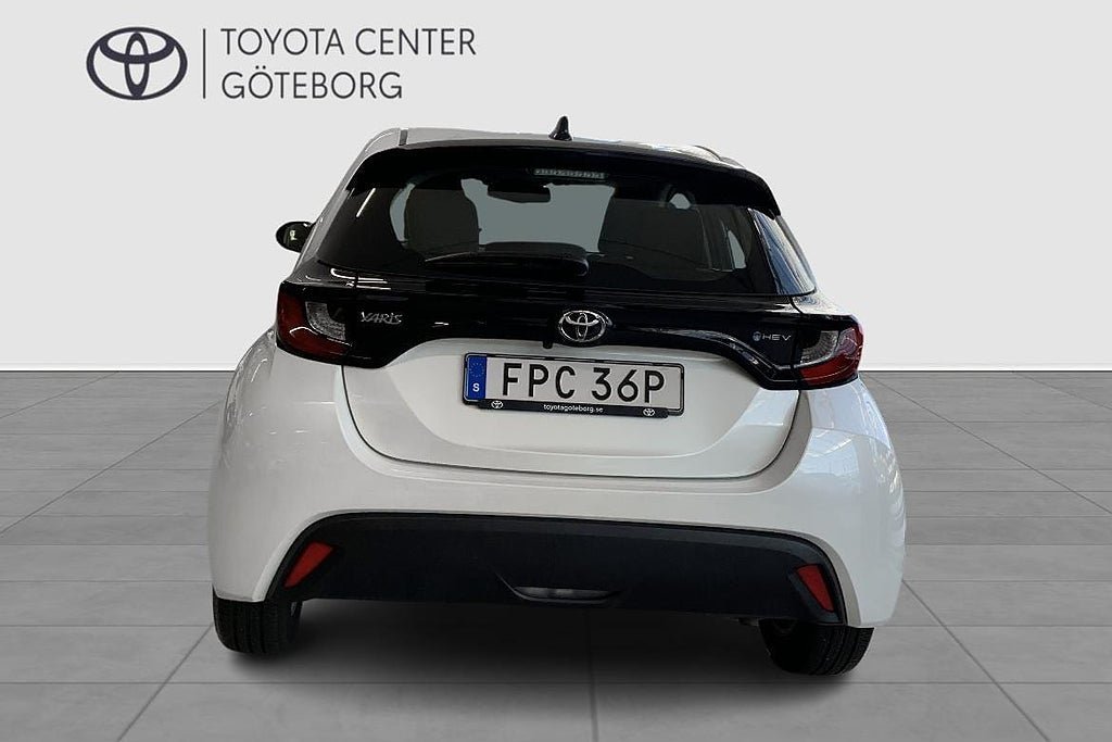 Vehicle Image 6