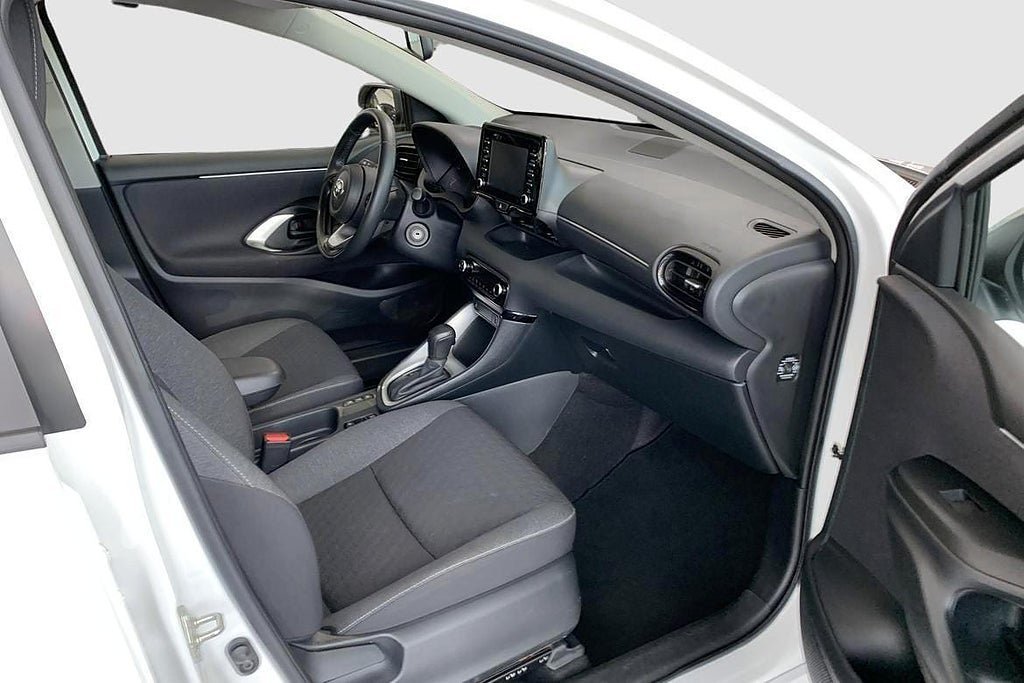 Vehicle Image 9