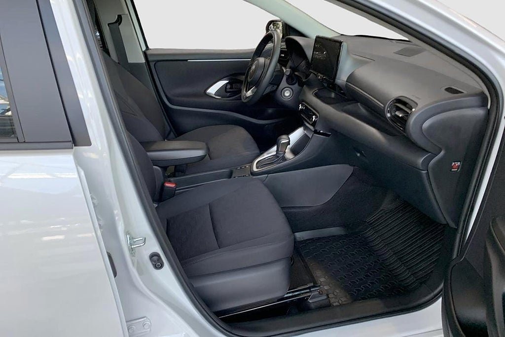Vehicle Image 8