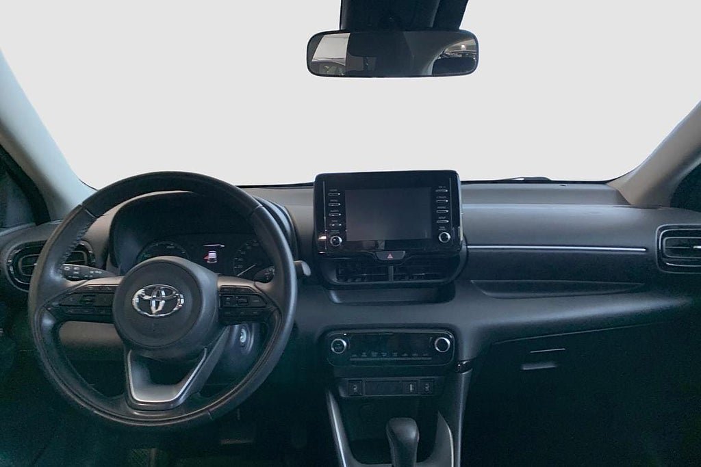 Vehicle Image 11