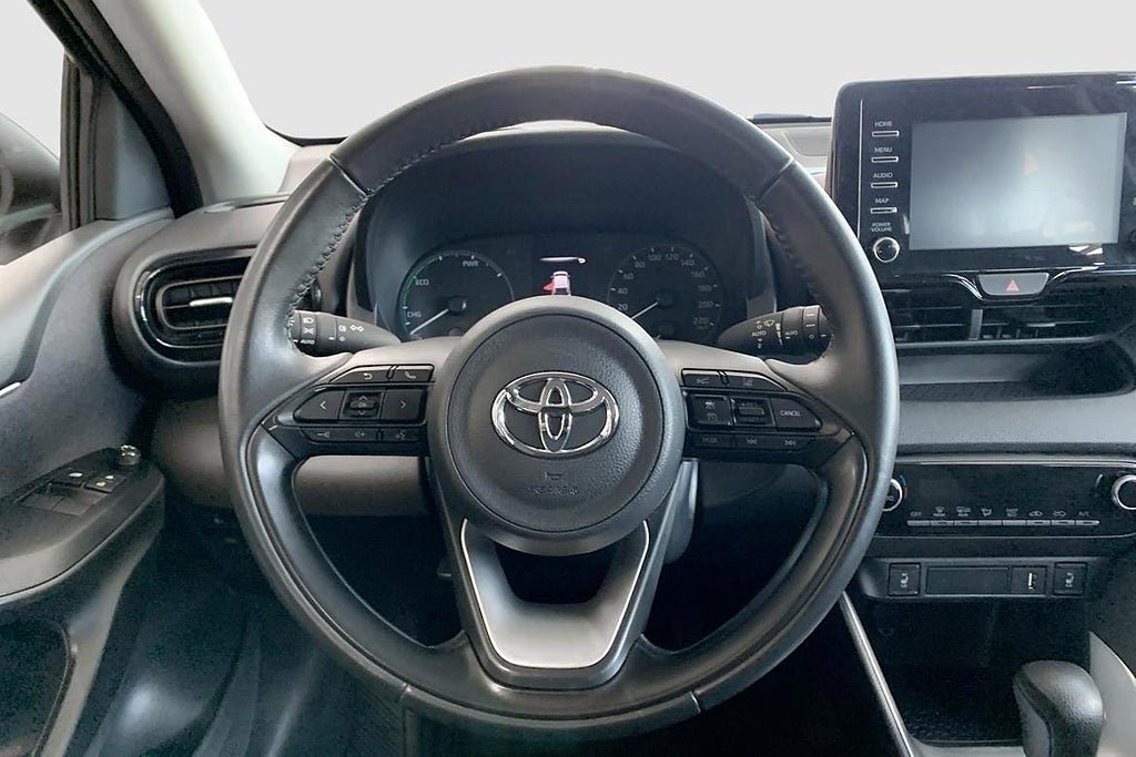 Vehicle Image 12