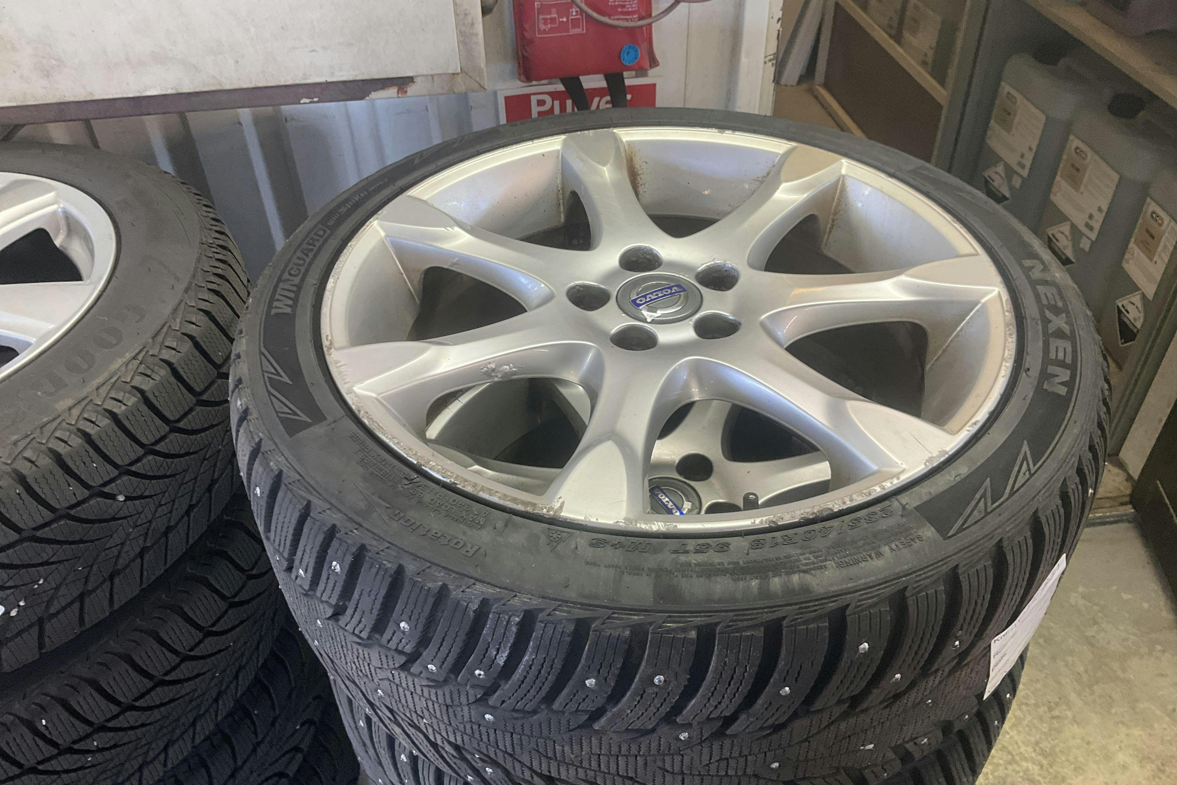 Vehicle Image 15