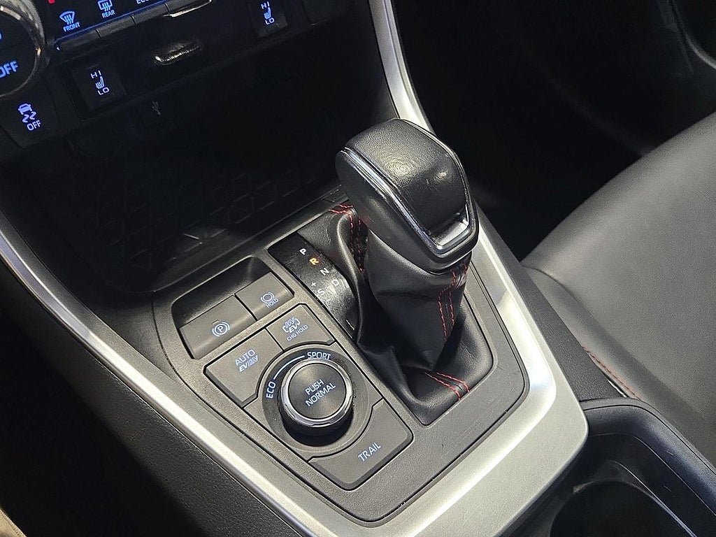 Vehicle Image 17