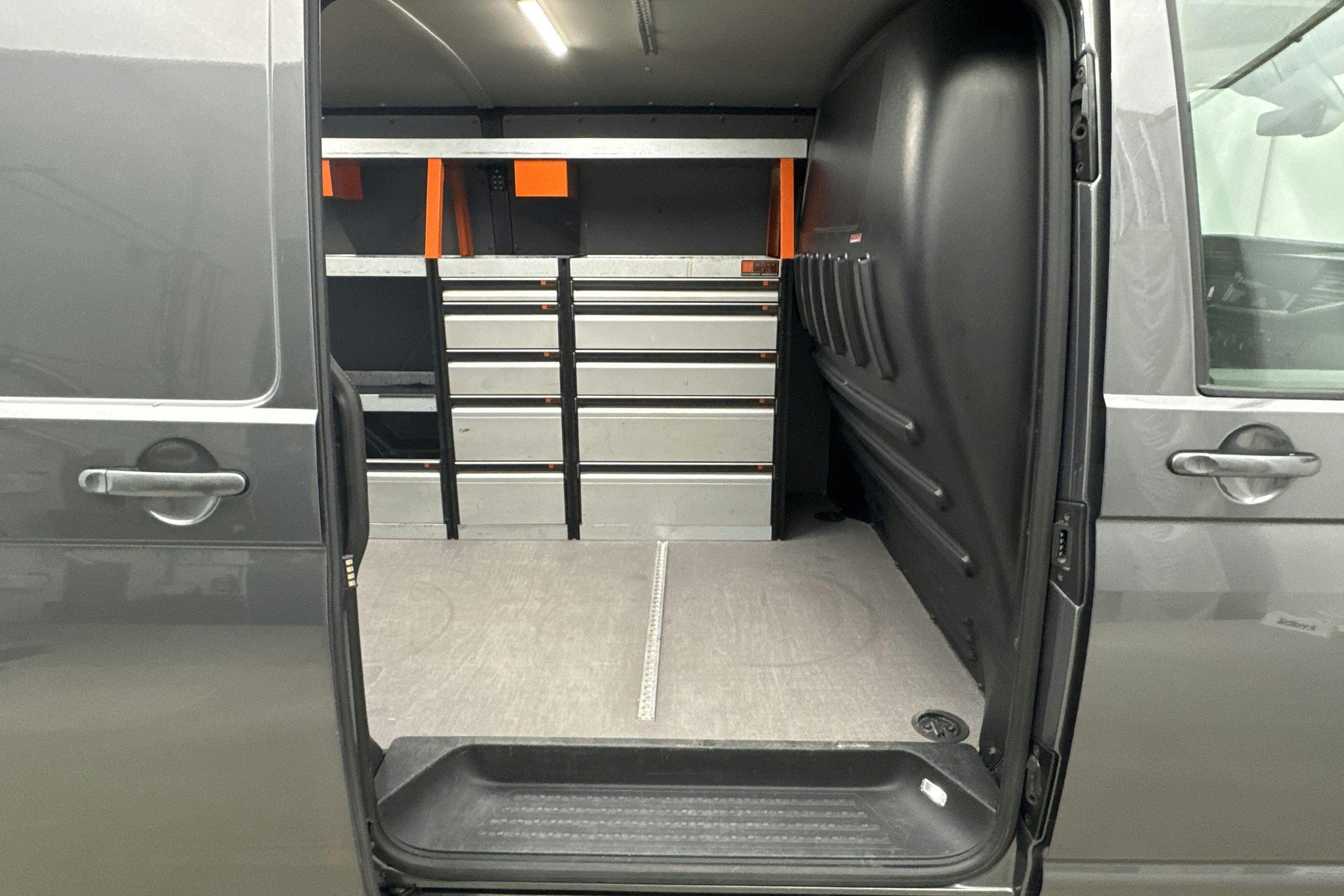Vehicle Image 8