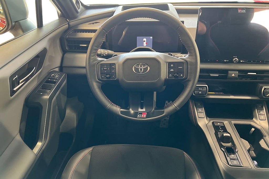 Vehicle Image 11