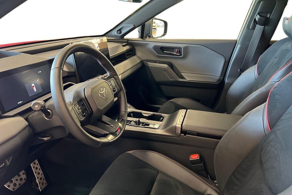 Vehicle Image 14