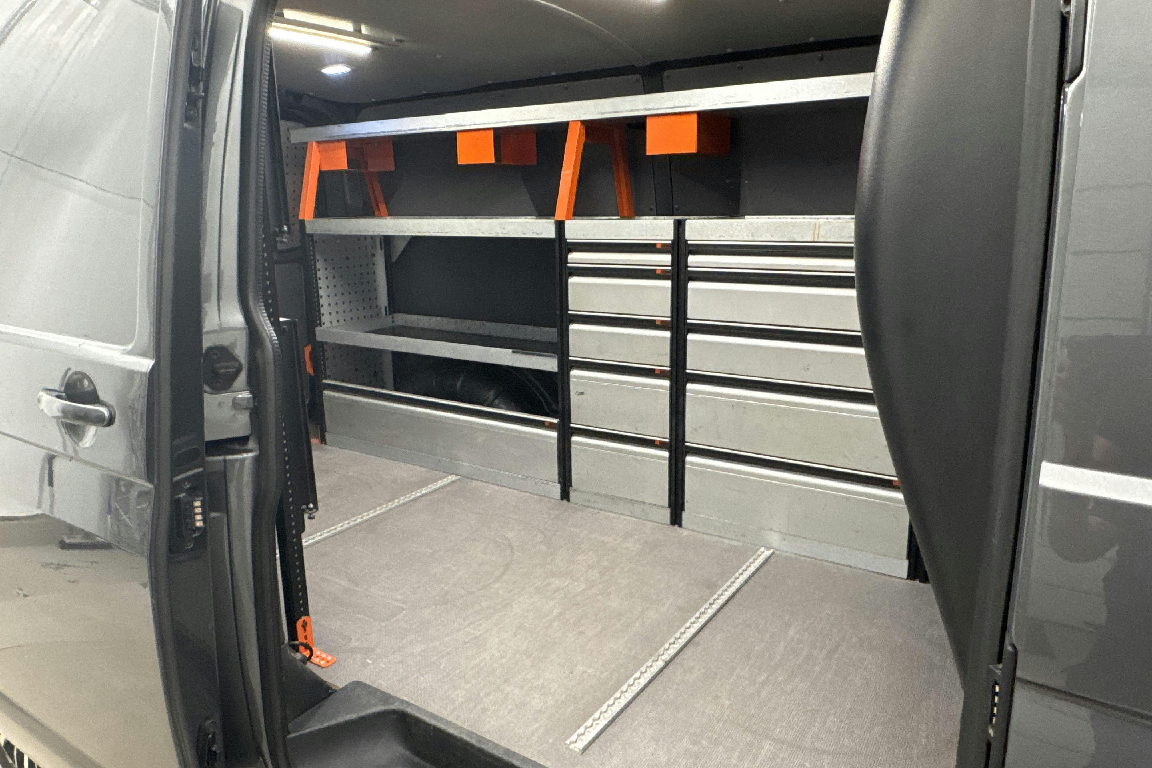 Vehicle Image 16