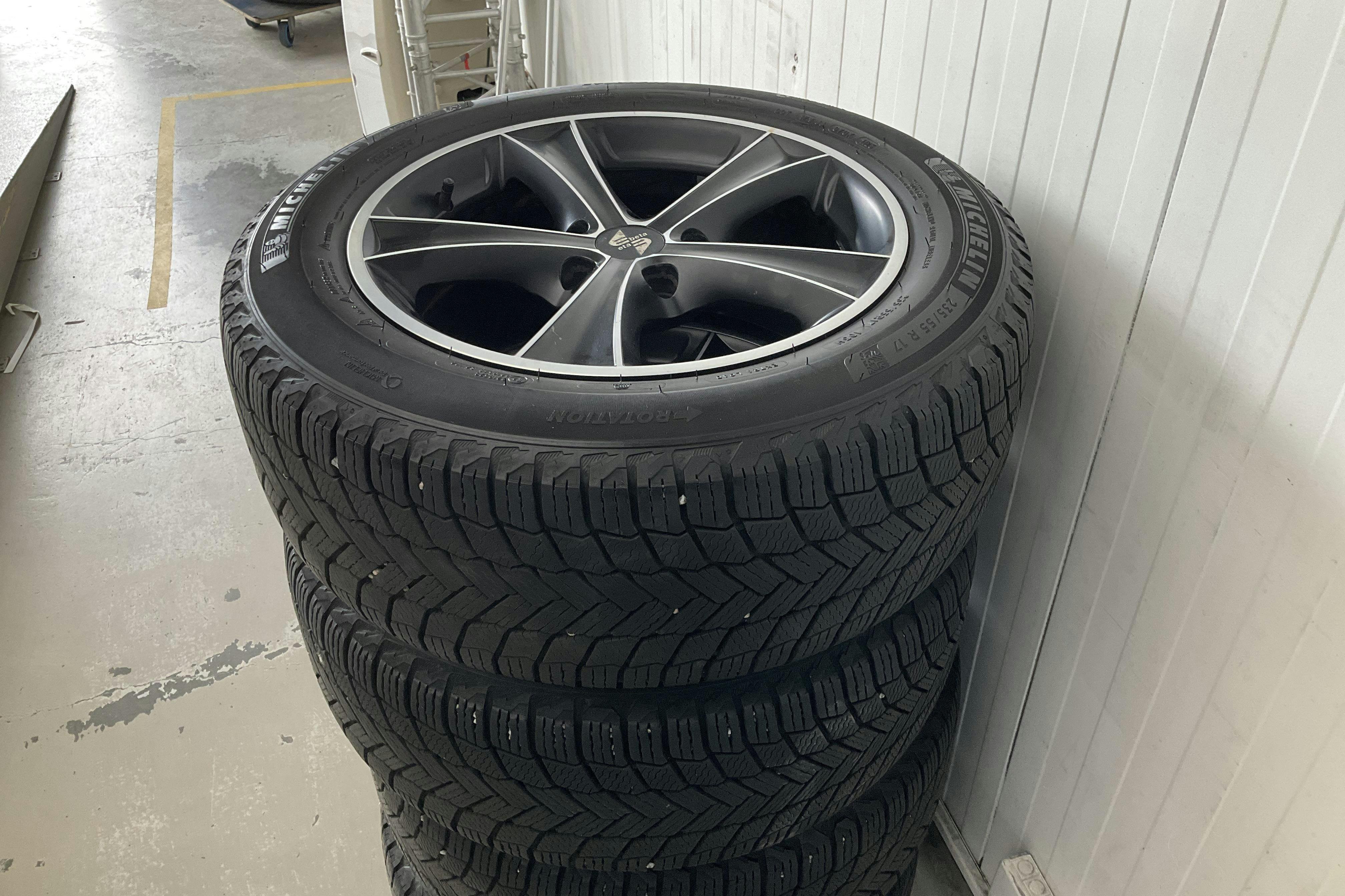 Vehicle Image 18
