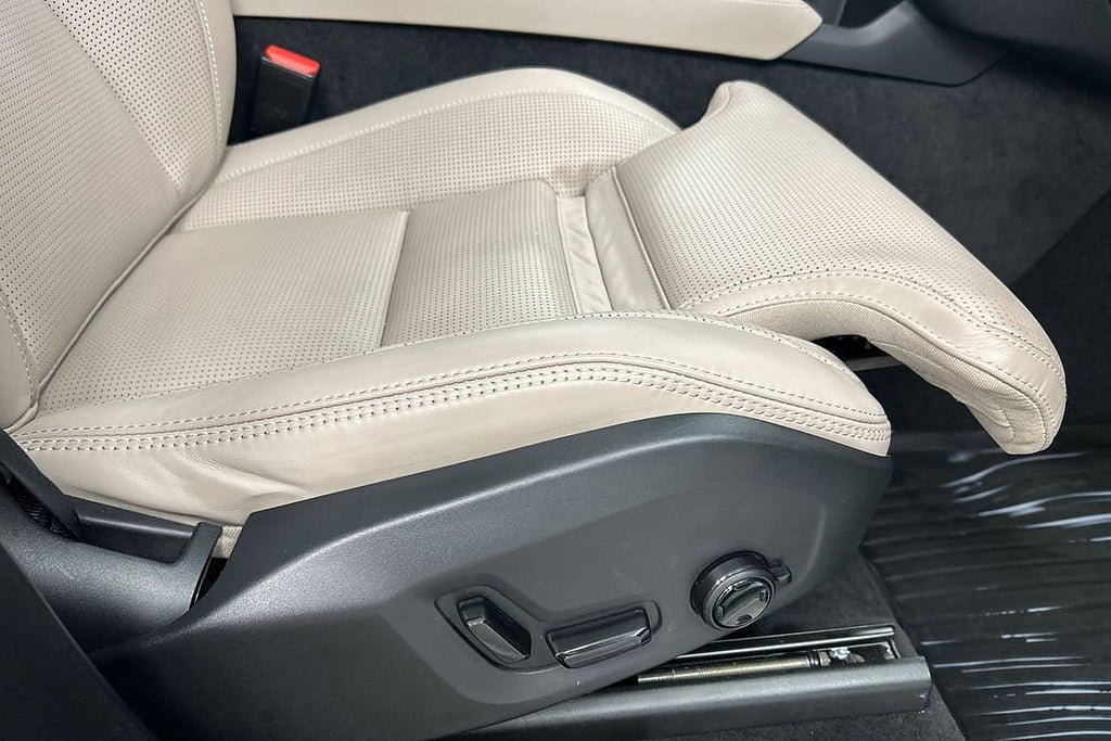 Vehicle Image 26