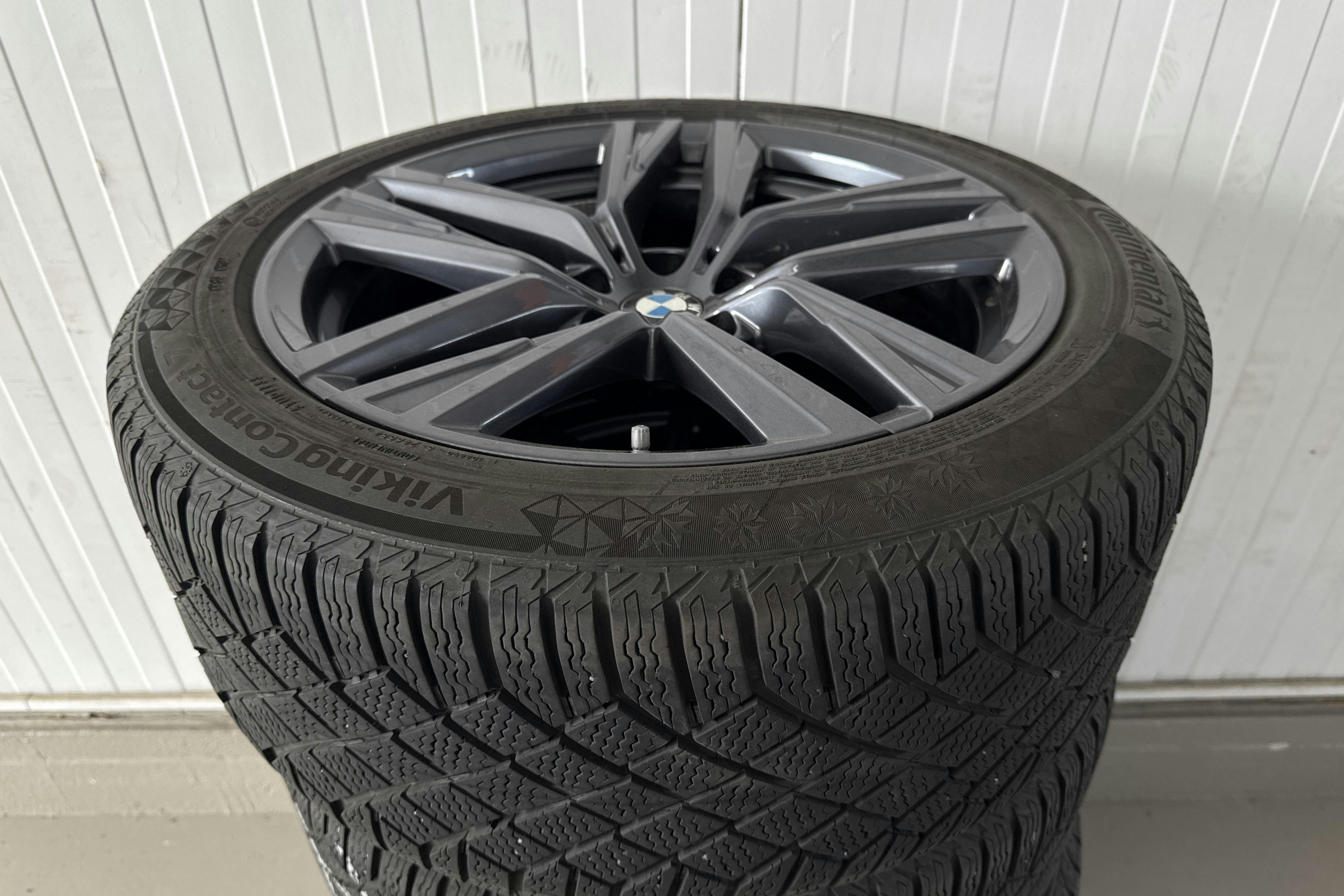 Vehicle Image 21