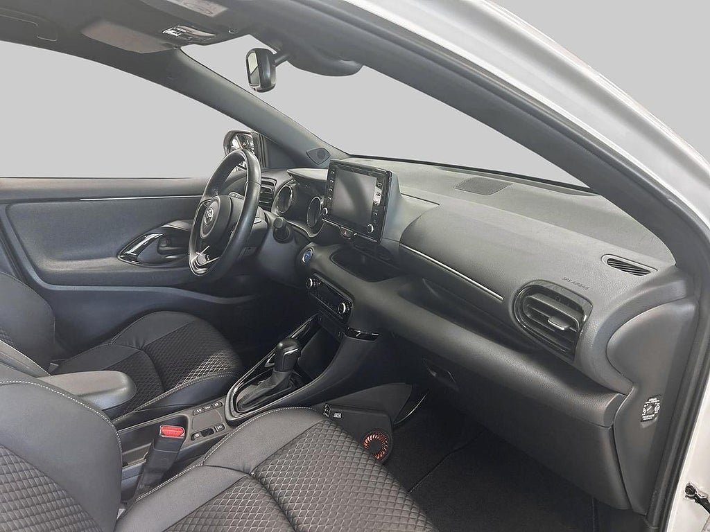 Vehicle Image 10