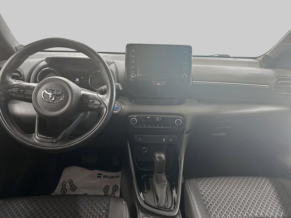 Vehicle Image 12
