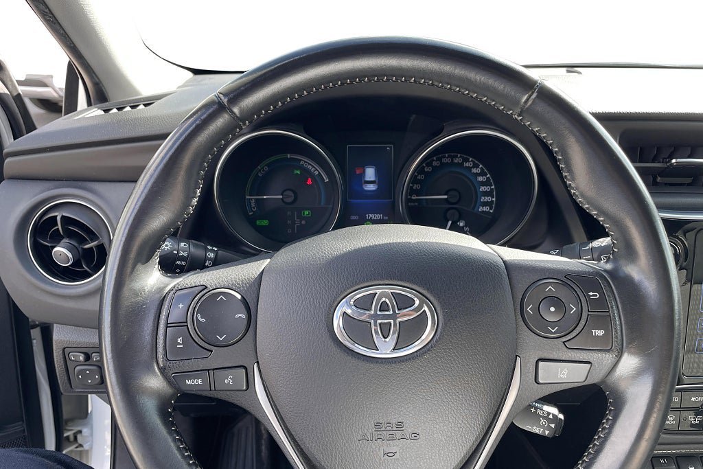 Vehicle Image 12