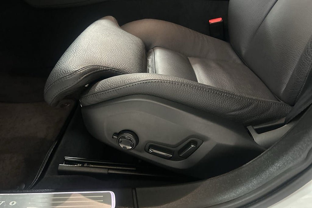 Vehicle Image 24